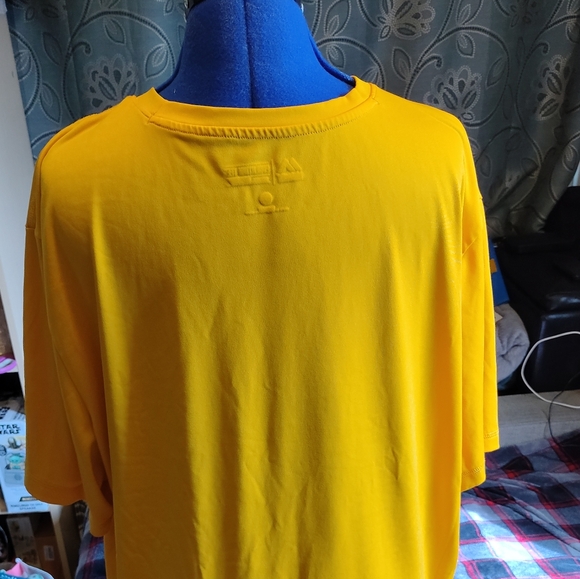 MLB Pirates hat and shirt - Picture 6 of 6